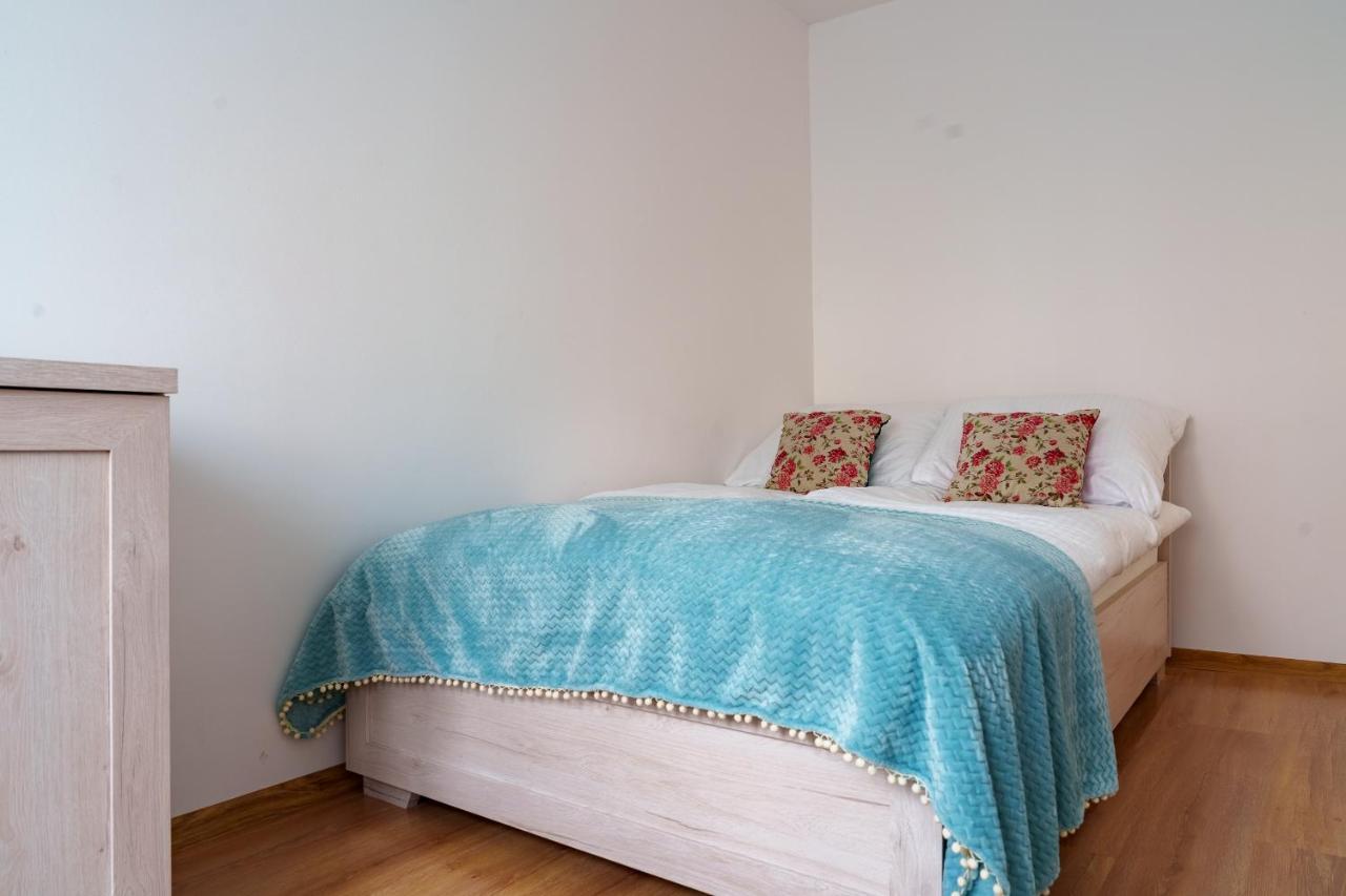 Apartament Pod Swierkiem - Pet Friendly - 2 Osobne Pokoje Dla Max 5 Osob - Space Apart 耶莱尼亚古拉 外观 照片